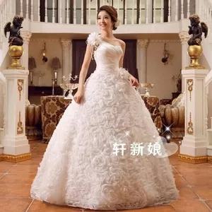 продам новое красивое свадебное платье(фото)дешево.30 000 тг. (фото)