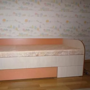 Кровать детскую б/у