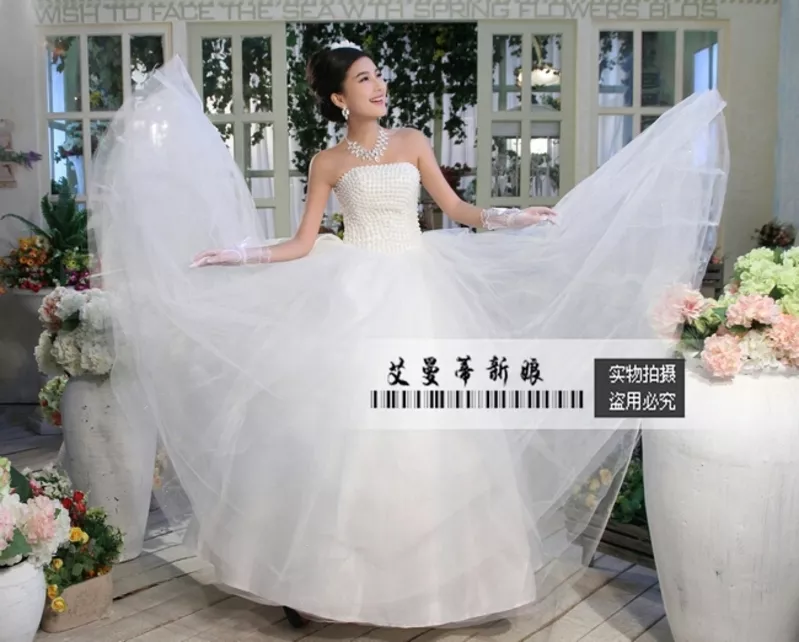 продам новое очень модное свадебное платье.дешево.30 000 тг. (фото)