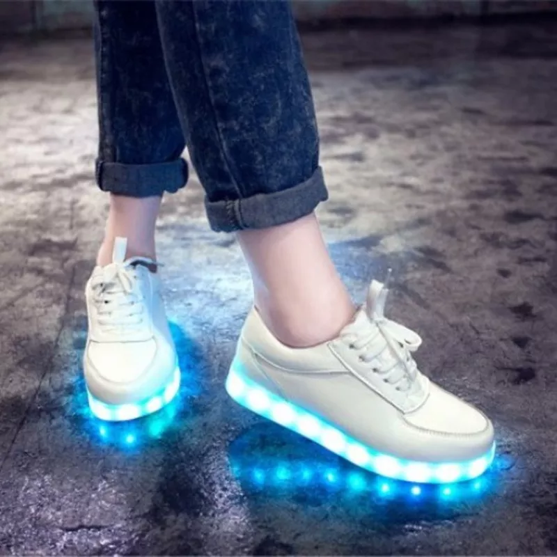 Светящиеся кроссовки с LED подошвой хит сезона 2
