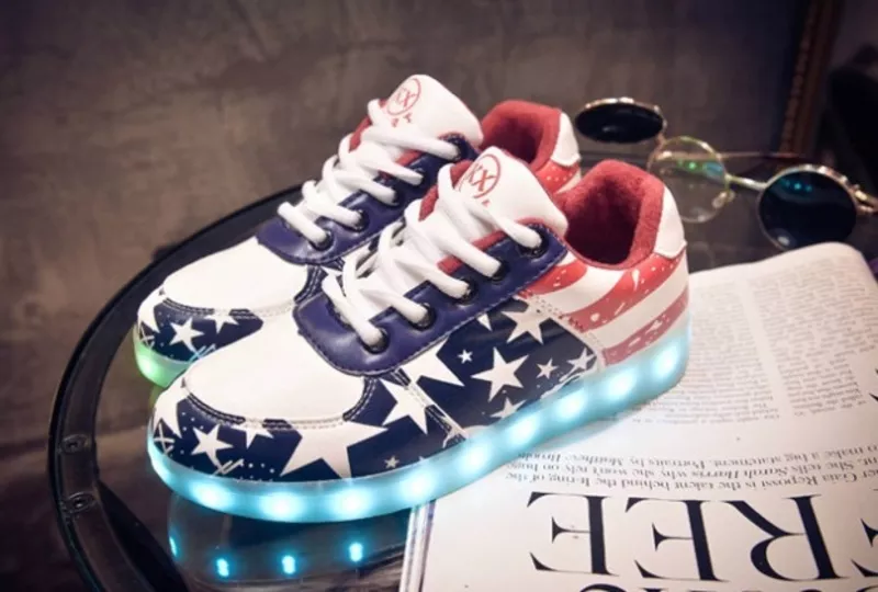 Светящиеся кроссовки с LED подошвой хит сезона 5